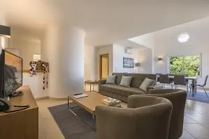 Nau Salema Village 호텔 4*